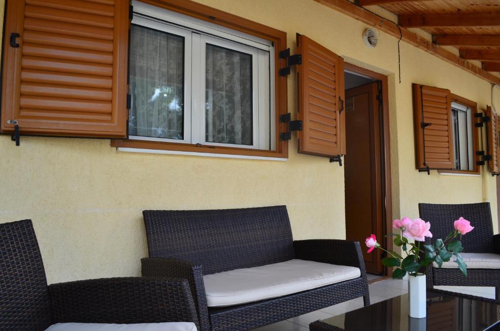 Chrissa Camping Rooms & Bungalows Delphi Bilik gambar